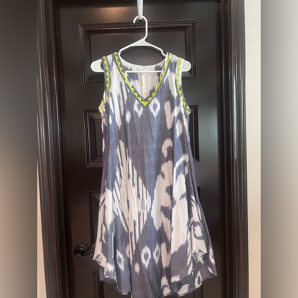 Blue white green v neck